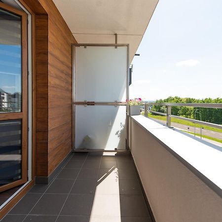 3 Bedrooms Premium Bella Blue For 8 Guests With Ac And Free Out Side Parking Rzeszow Ngoại thất bức ảnh