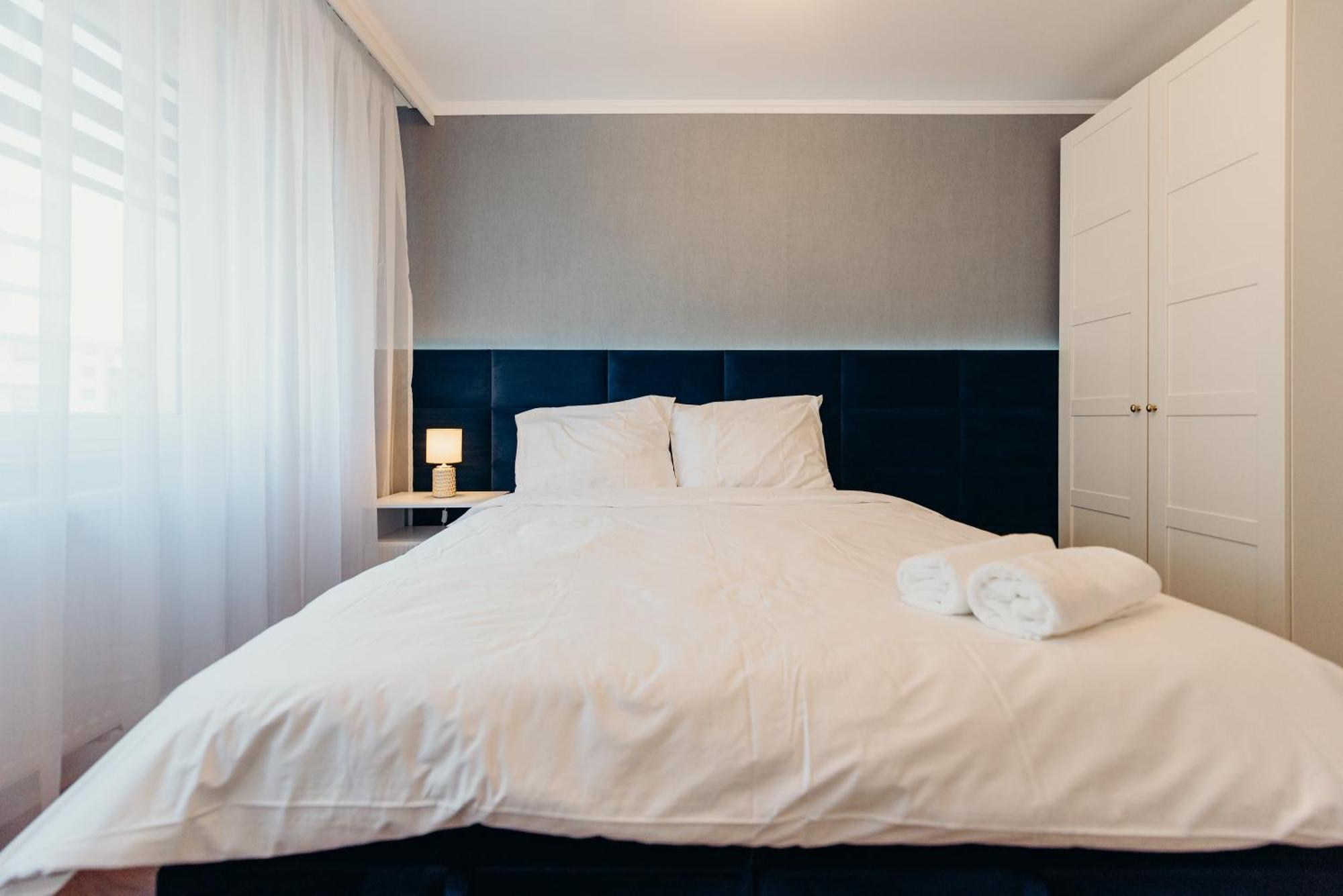 3 Bedrooms Premium Bella Blue For 8 Guests With Ac And Free Out Side Parking Rzeszow Ngoại thất bức ảnh
