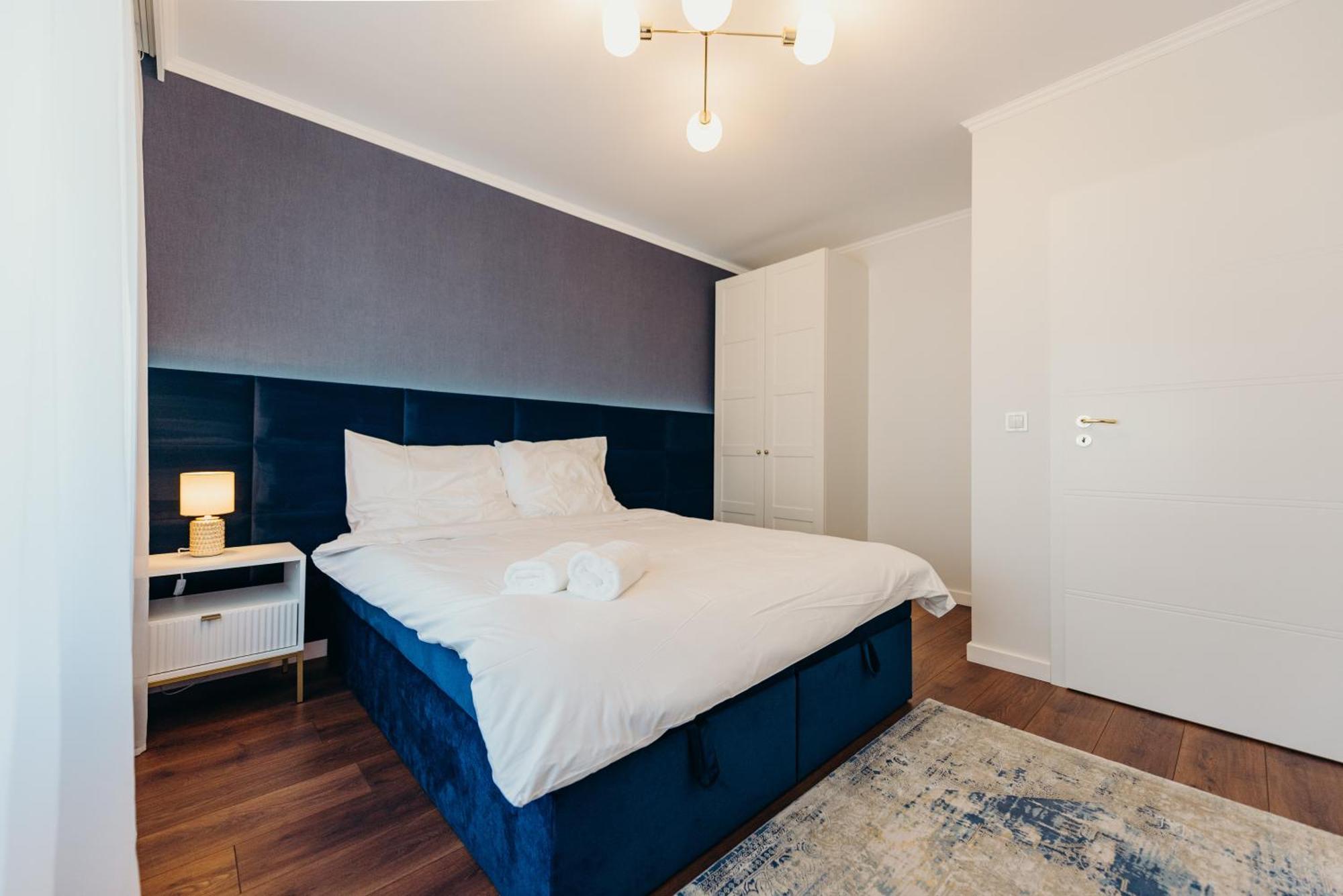 3 Bedrooms Premium Bella Blue For 8 Guests With Ac And Free Out Side Parking Rzeszow Ngoại thất bức ảnh